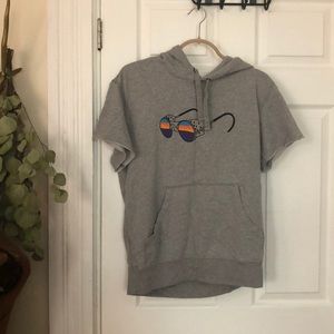 ✨SALE✨Patagonia short sleeved sweatshirt